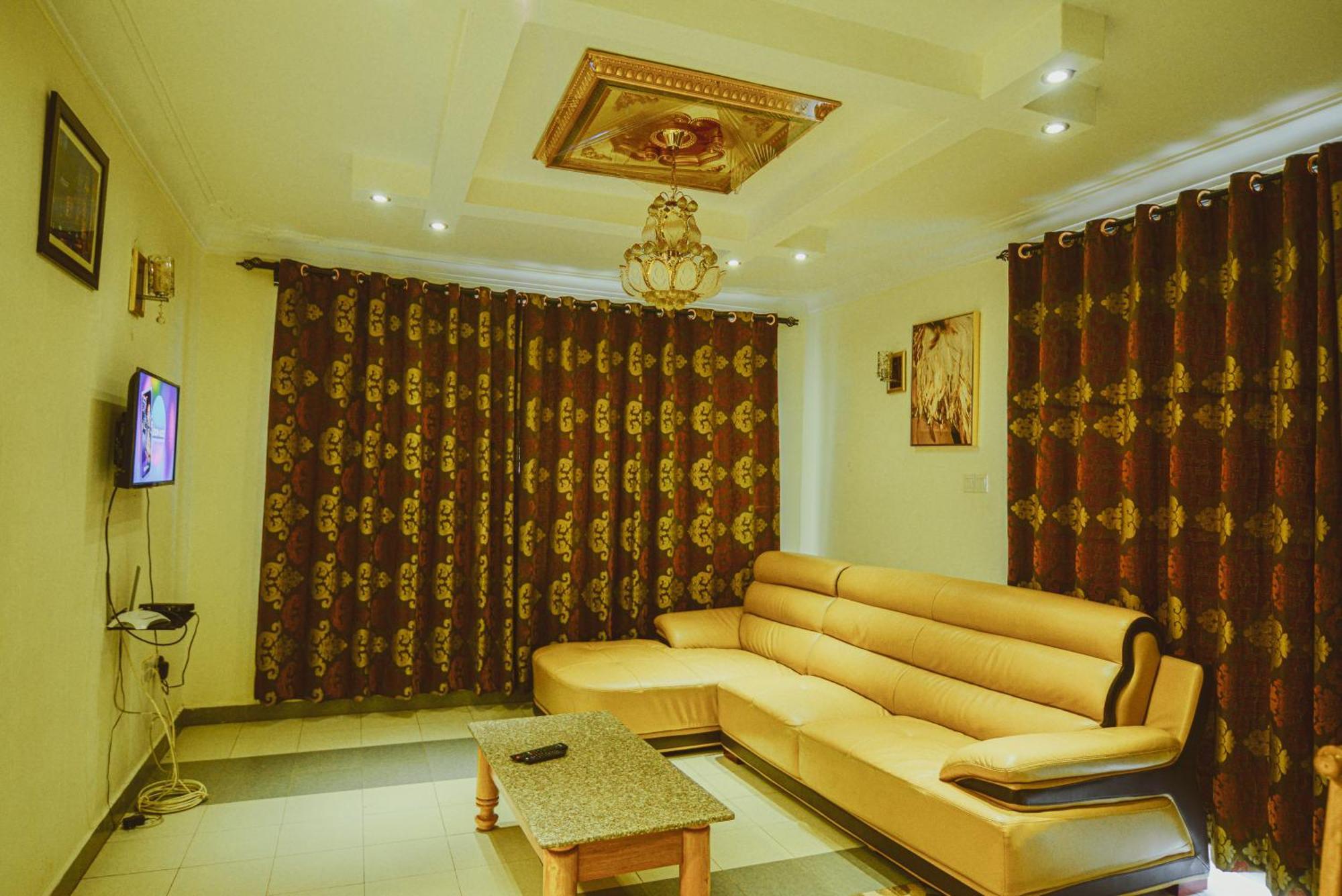 Evelyn Apartments Kyambogo  Экстерьер фото